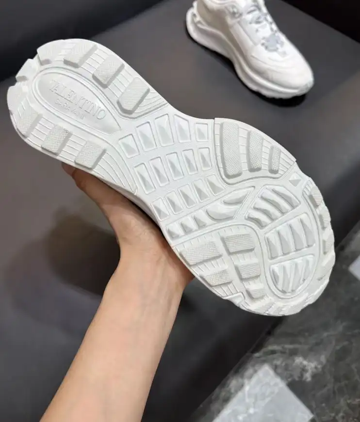 hype Valentino Sneakers