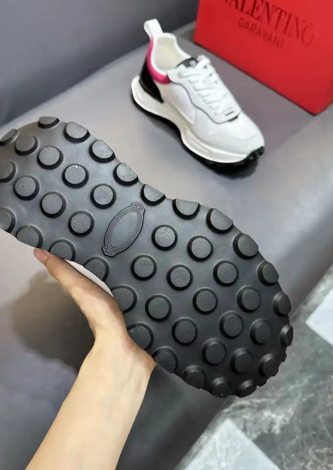 hype Valentino Sneakers