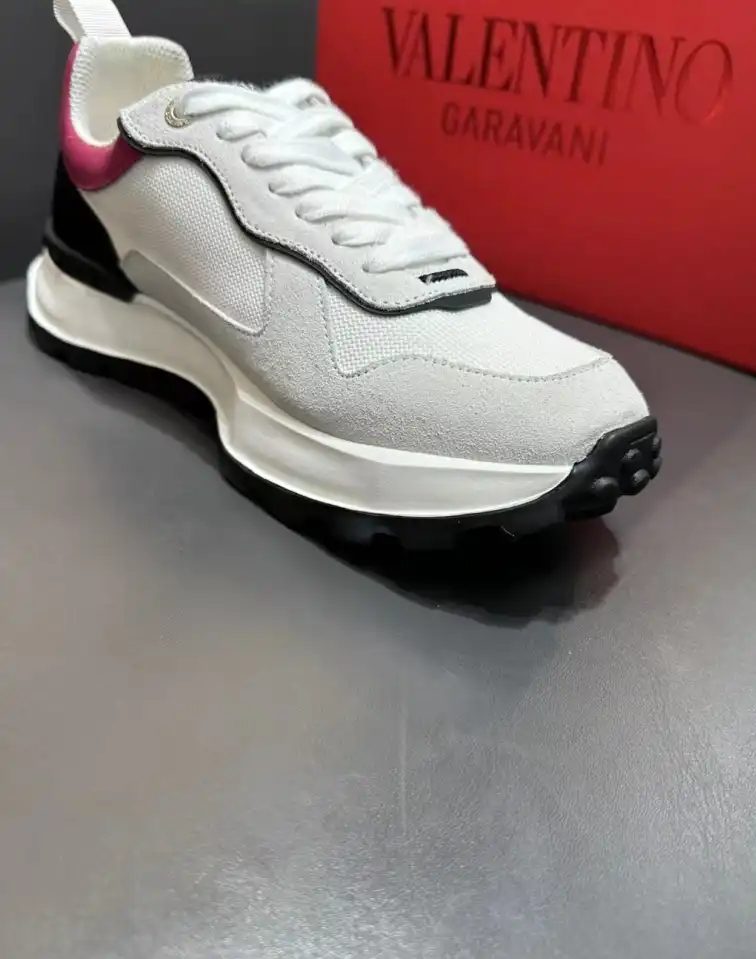 hype Valentino Sneakers