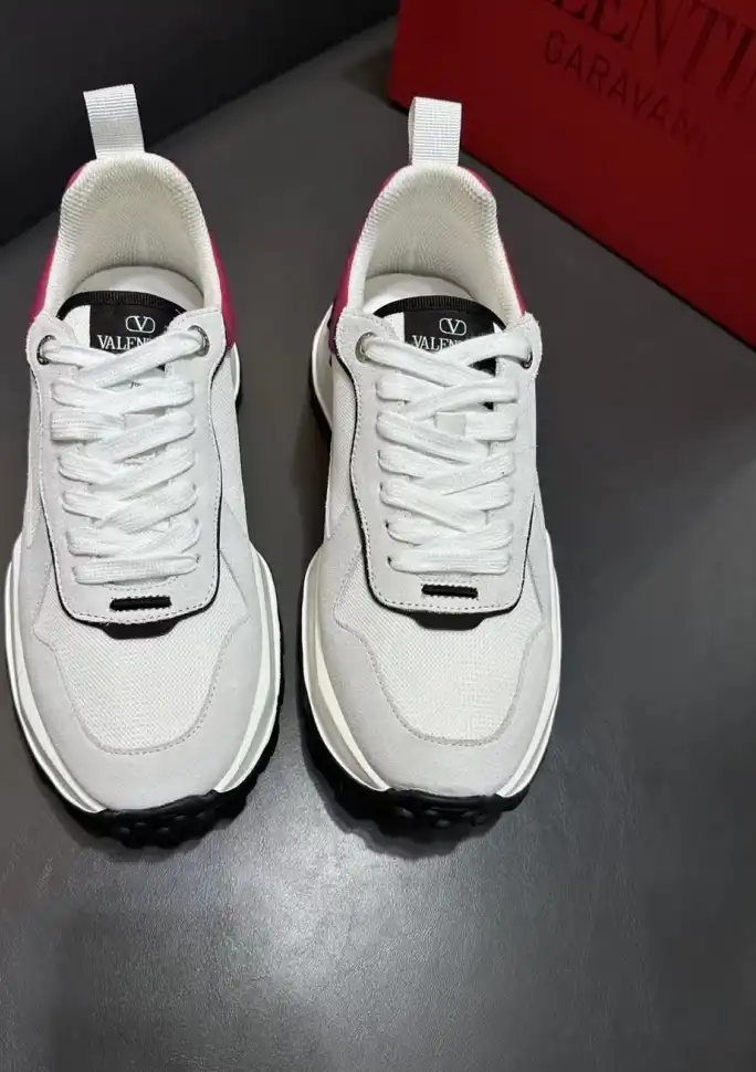 hype Valentino Sneakers