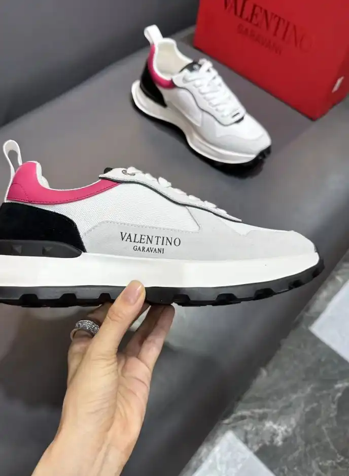 hype Valentino Sneakers