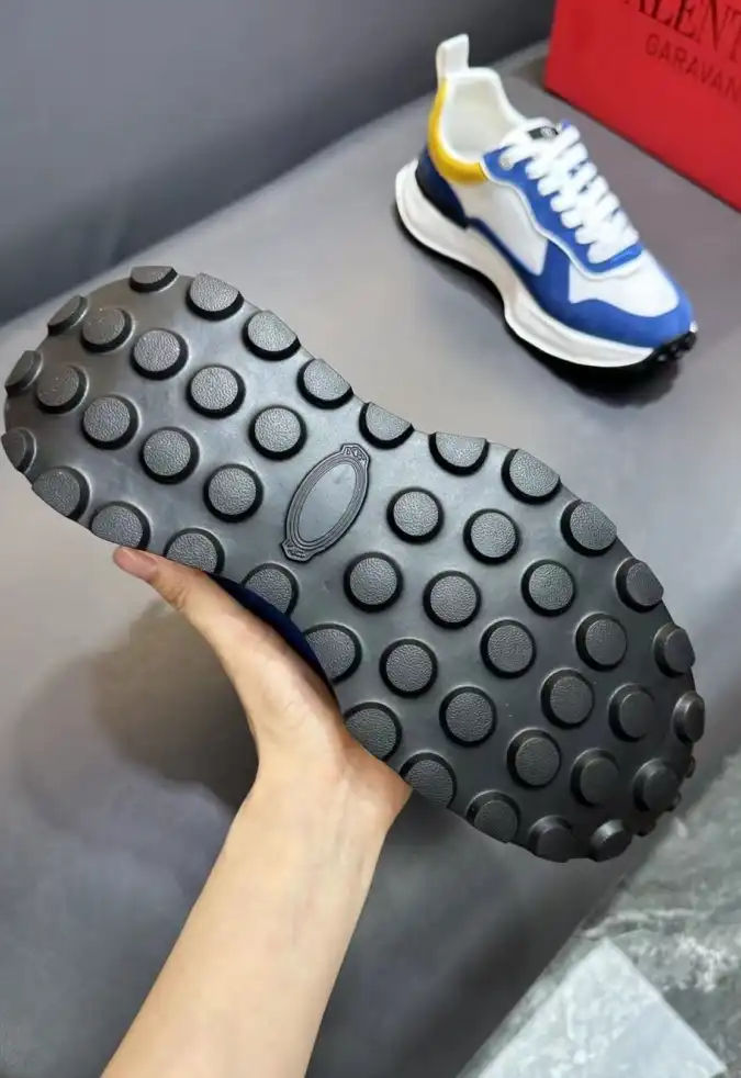 hype Valentino Sneakers