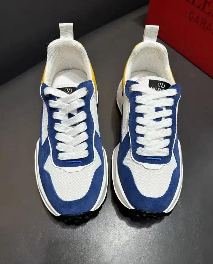 hype Valentino Sneakers