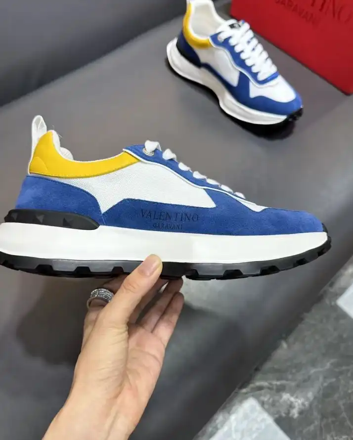 hype Valentino Sneakers