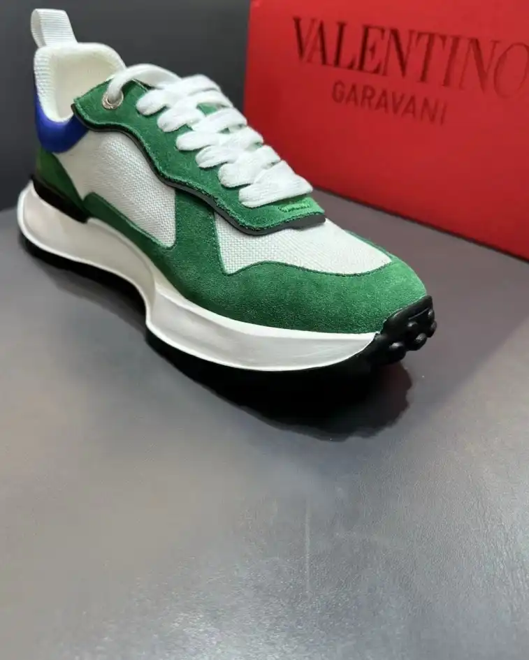 hype Valentino Sneakers