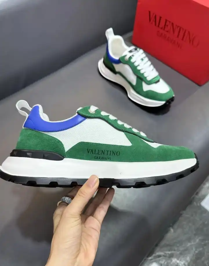 hype Valentino Sneakers