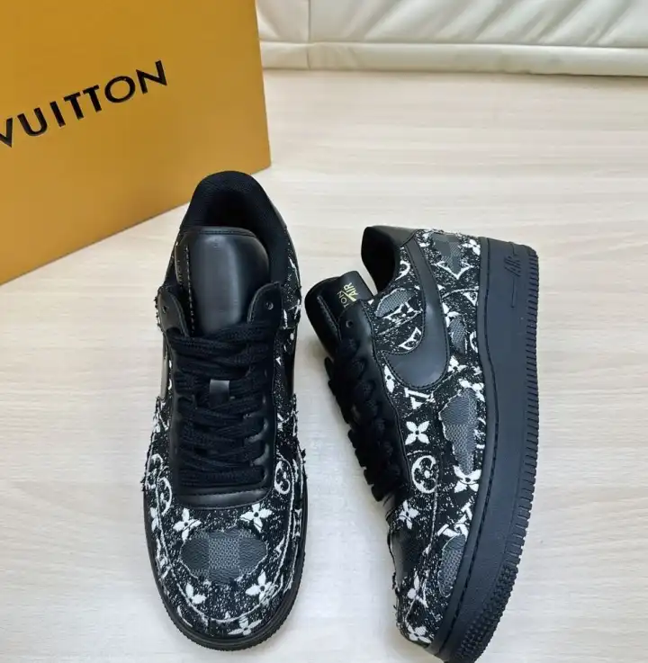 hype Louis Vuitton Sneakers