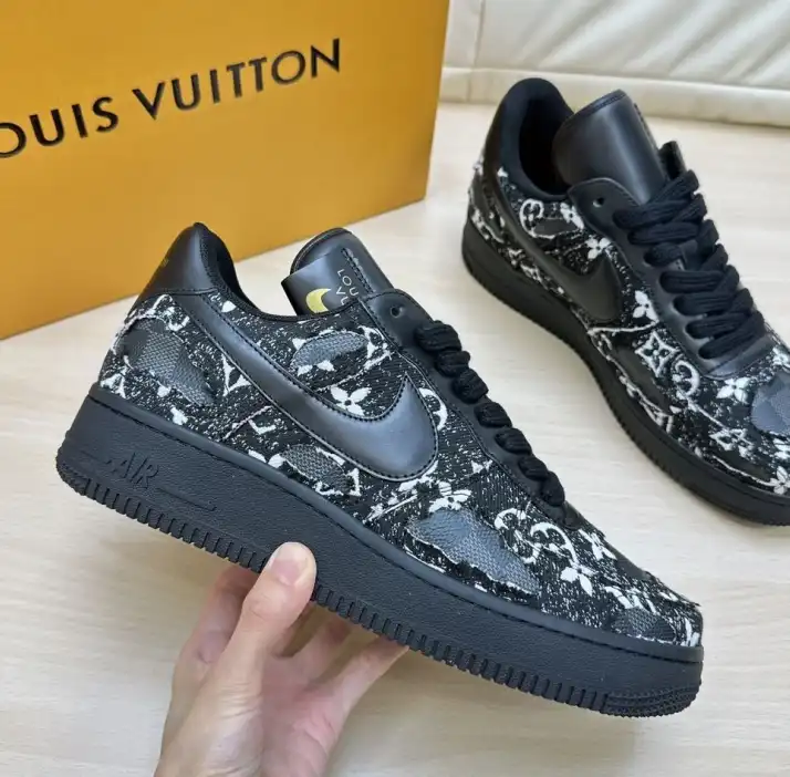 hype Louis Vuitton Sneakers