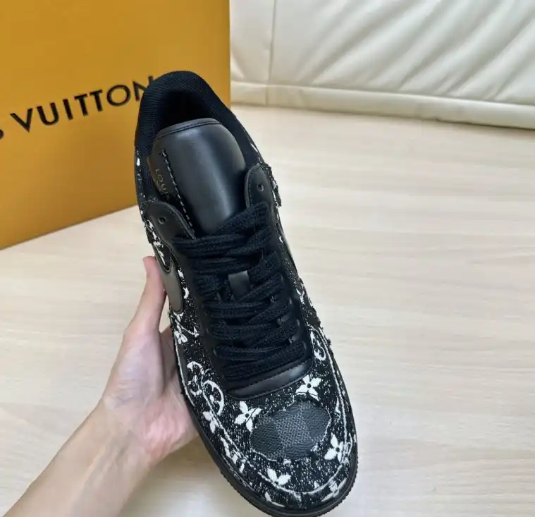 hype Louis Vuitton Sneakers