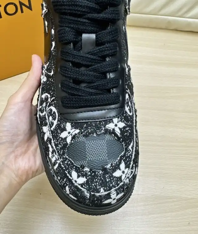 hype Louis Vuitton Sneakers