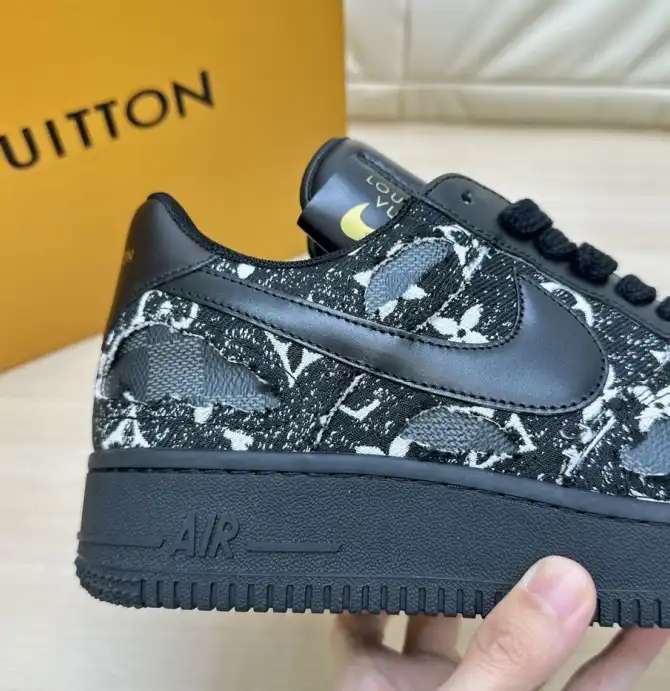 hype Louis Vuitton Sneakers