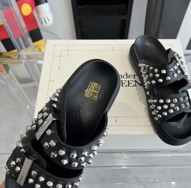 hype Alexander Mcqueen slippers