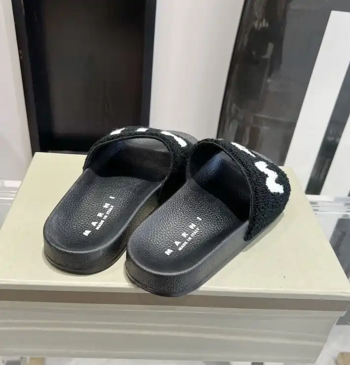 hype Other Slippers