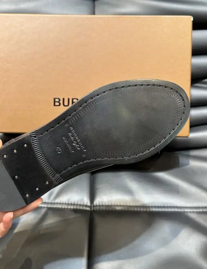 hype Burberry Leather Shoes