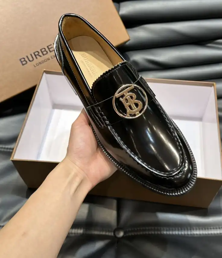 hype Burberry Leather Shoes