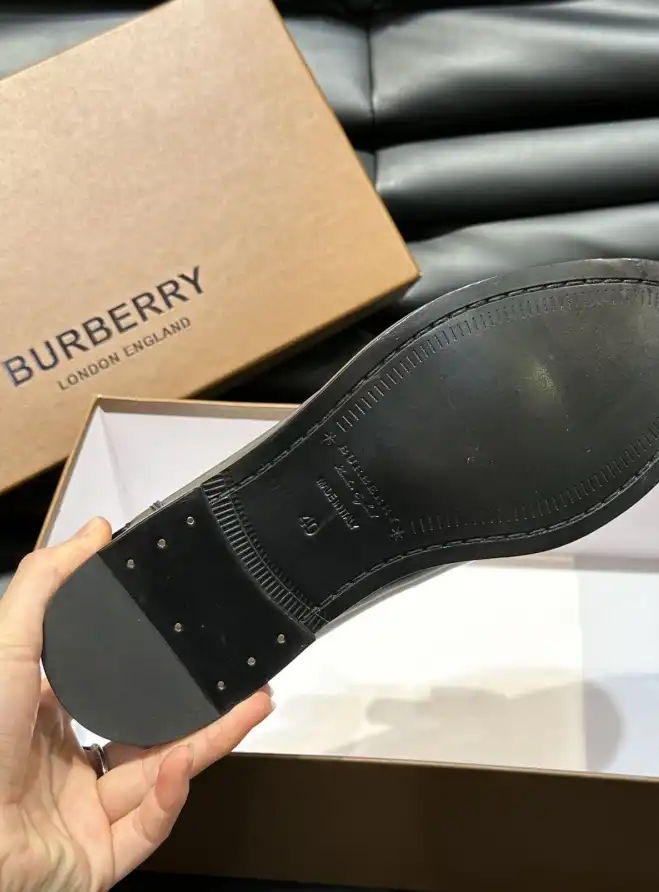 hype Burberry Leather Shoes