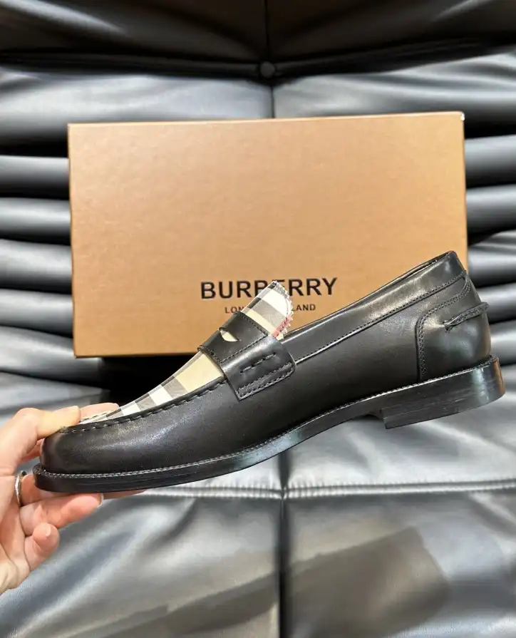 hype Burberry Leather Shoes