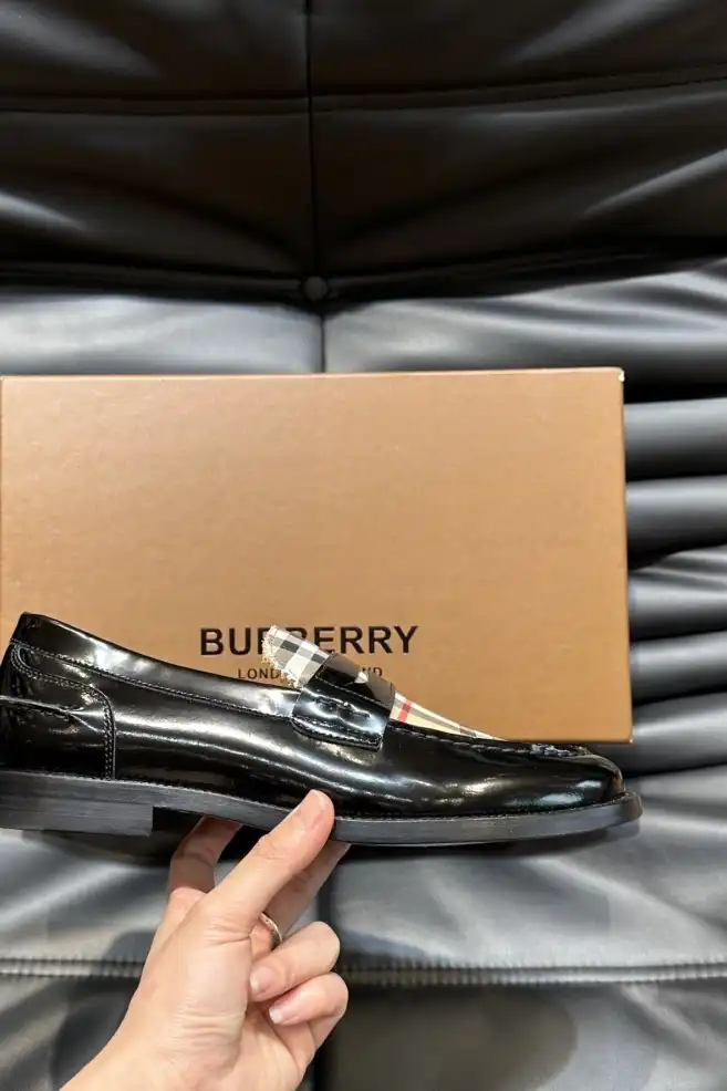 hype Burberry Leather Shoes