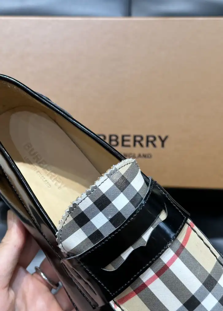 hype Burberry Leather Shoes