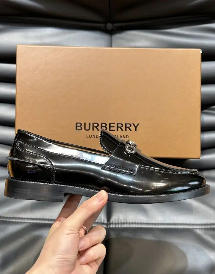 hype Burberry Leather Shoes