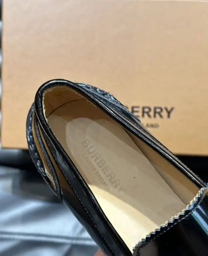 hype Burberry Leather Shoes