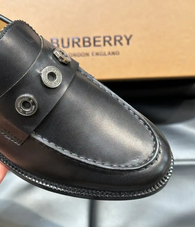 hype Burberry Leather Shoes