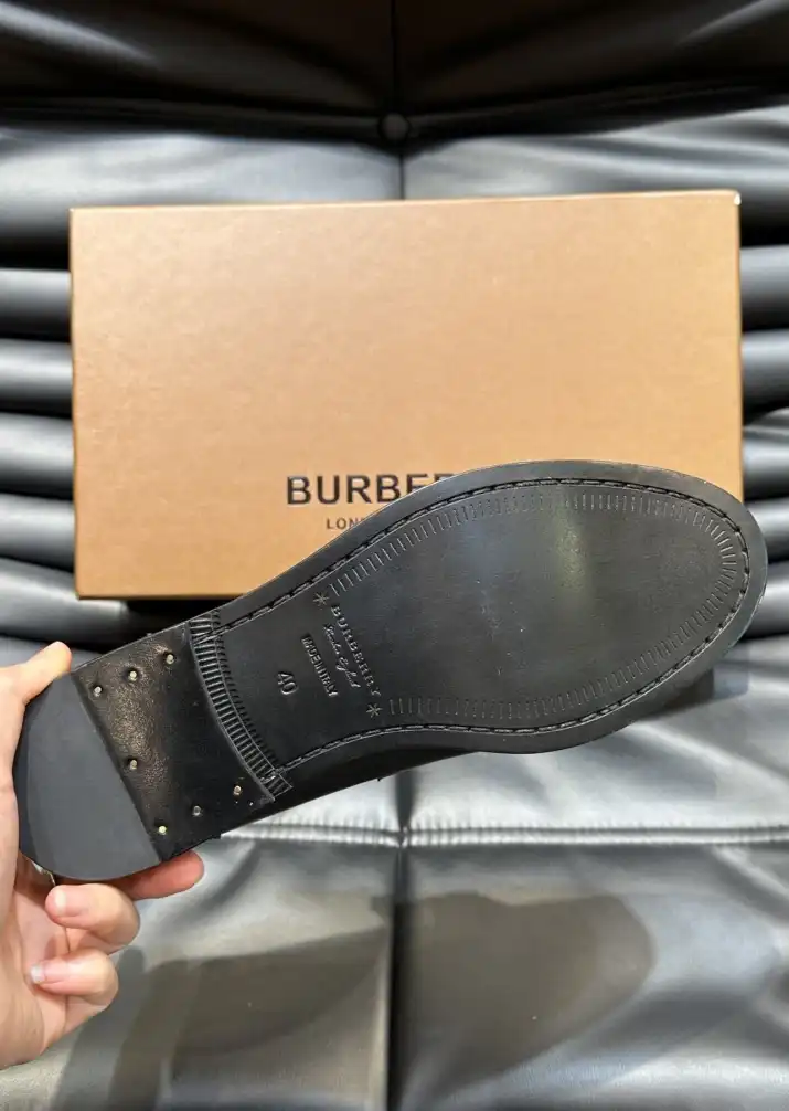 hype Burberry Leather Shoes