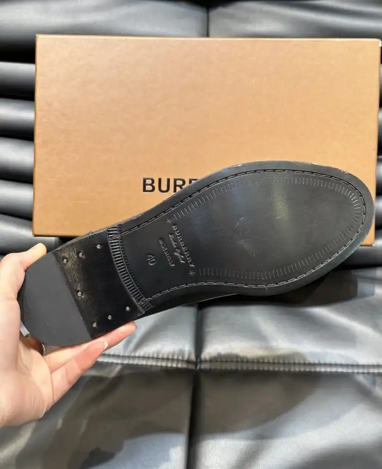 hype Burberry Leather Shoes