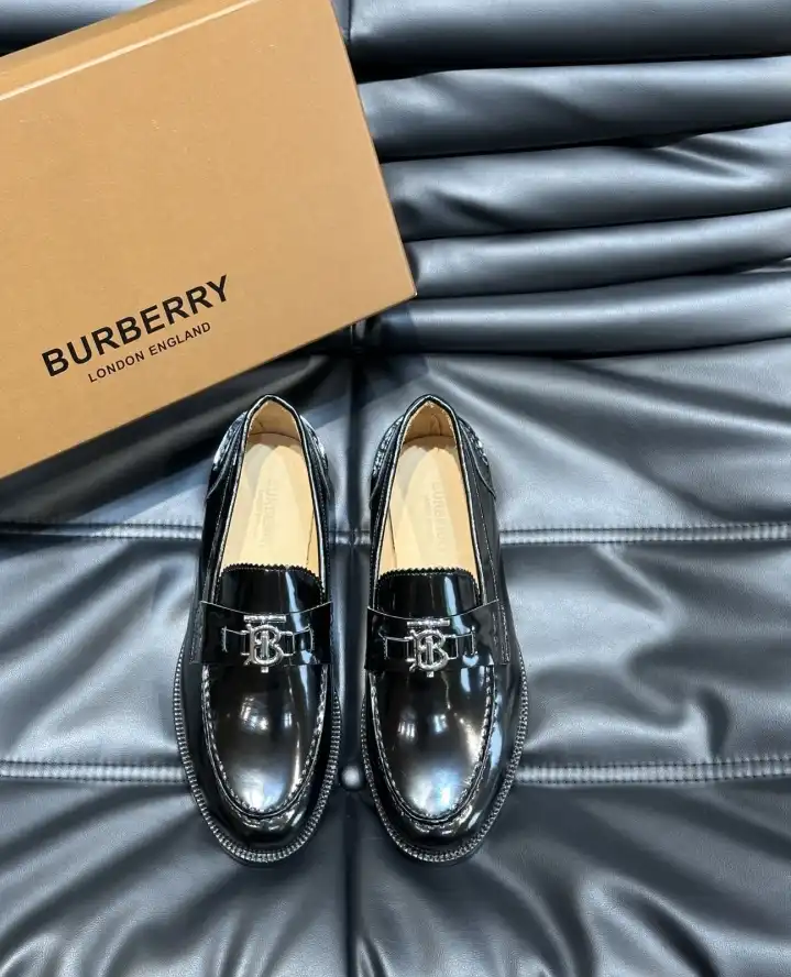 hype Burberry Leather Shoes