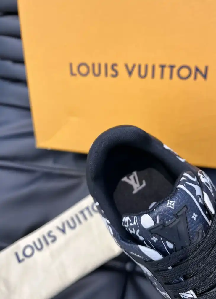 hype Louis Vuitton Sneakers