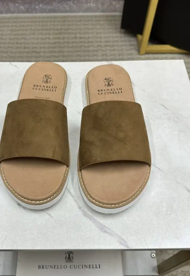 hype Brunello Cucinelli Slippers