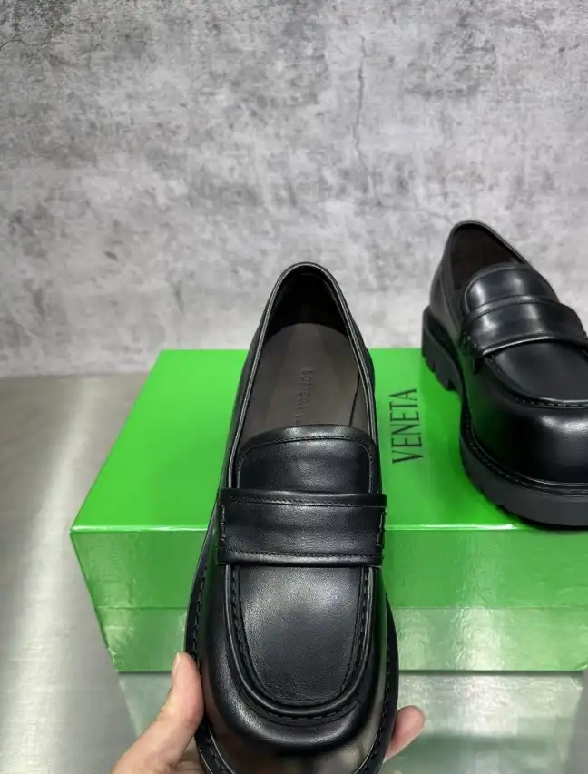 hype Bottega Veneta Leather Shoes