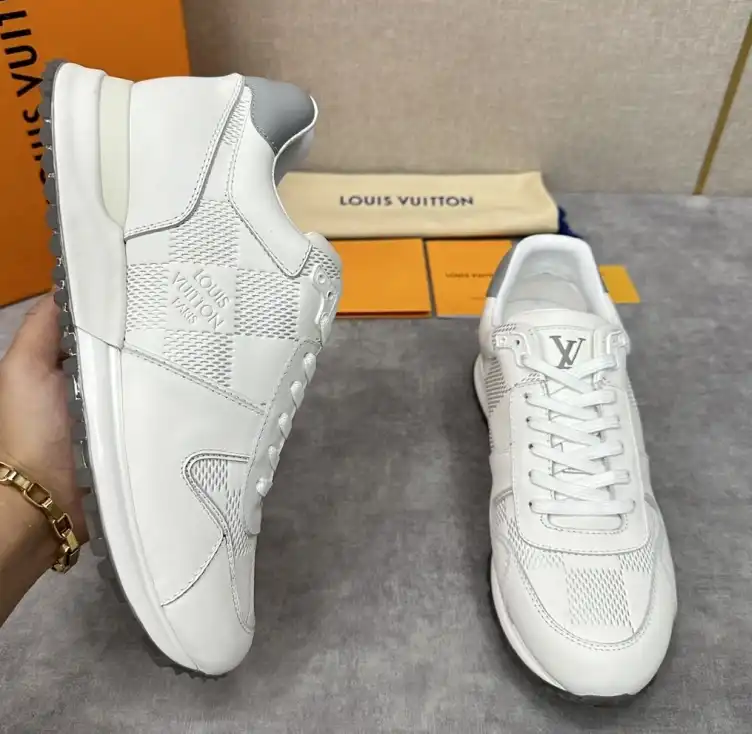 hype Louis Vuitton Sneakers