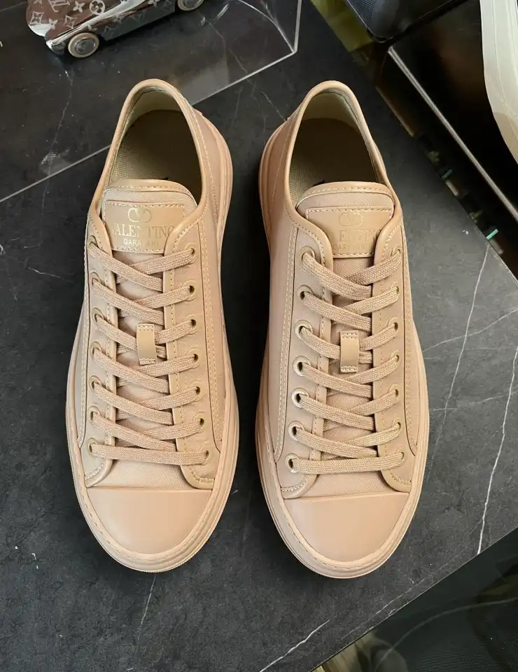 hype Valentino Sneakers