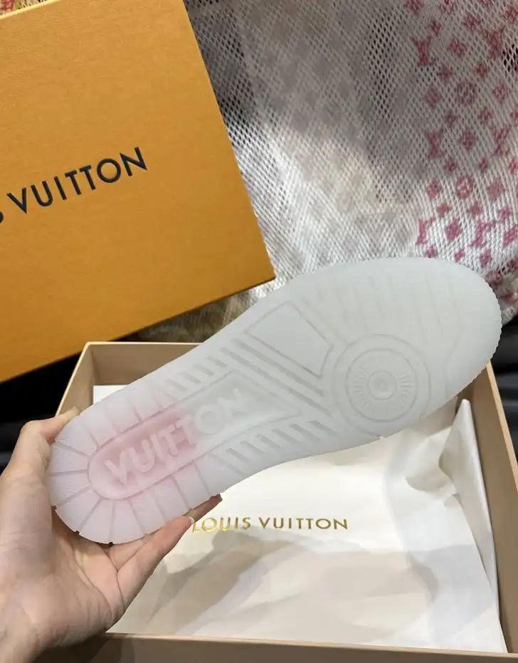 hype Louis Vuitton Sneakers