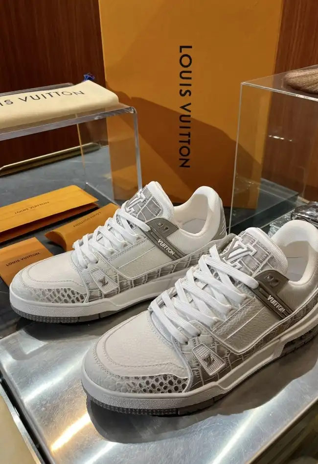 hype Louis Vuitton Sneakers