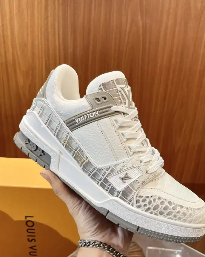 hype Louis Vuitton Sneakers