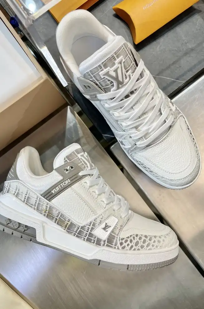 hype Louis Vuitton Sneakers