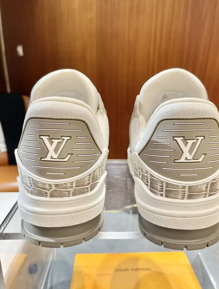 hype Louis Vuitton Sneakers