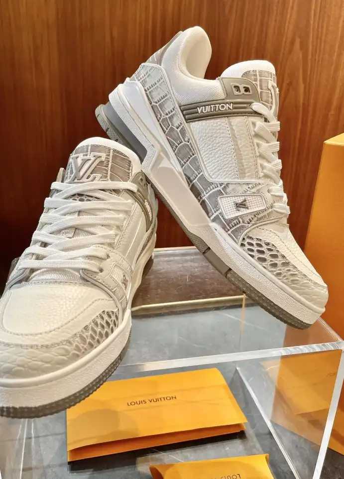 hype Louis Vuitton Sneakers