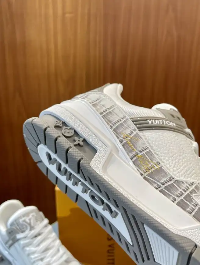 hype Louis Vuitton Sneakers