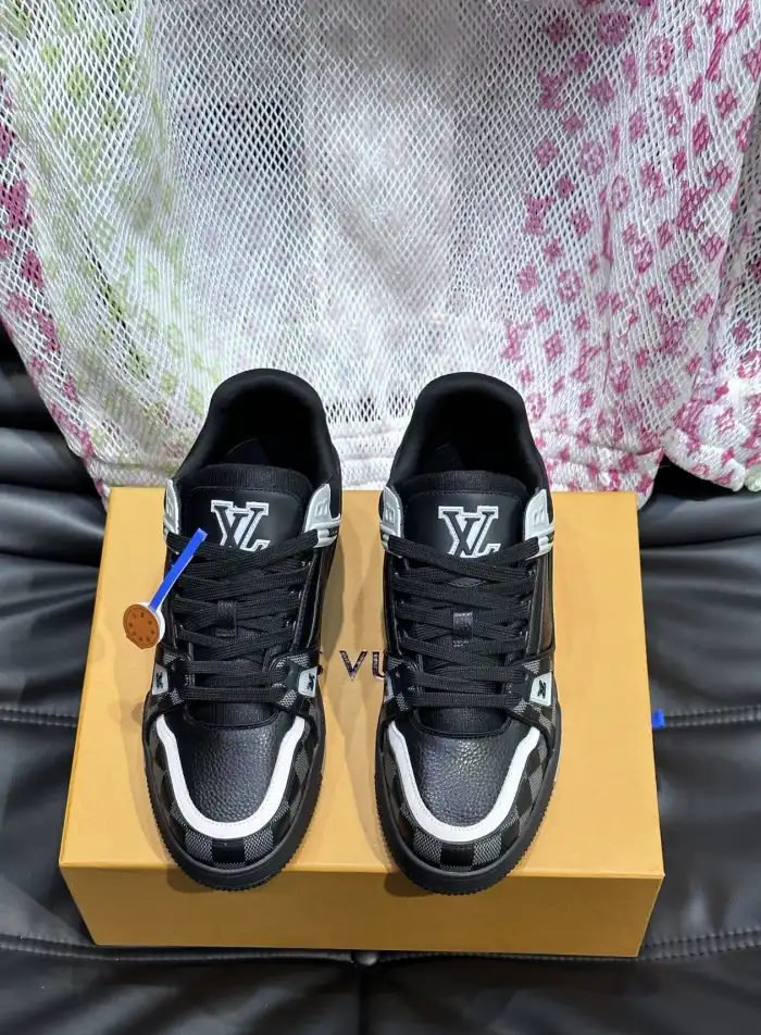 hype Louis Vuitton Sneakers