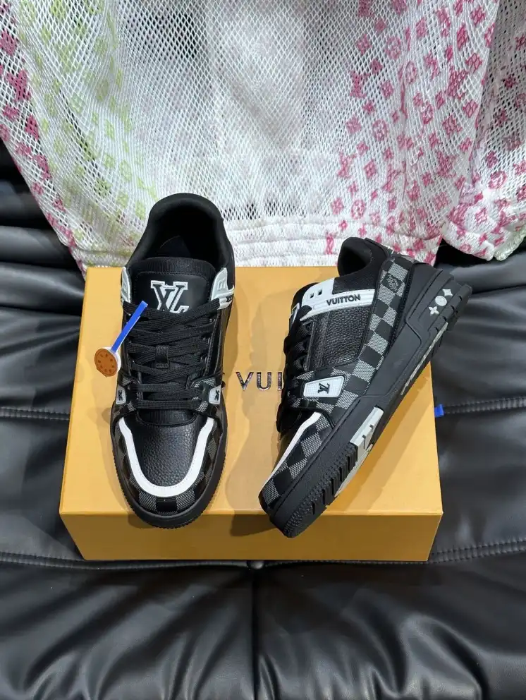 hype Louis Vuitton Sneakers