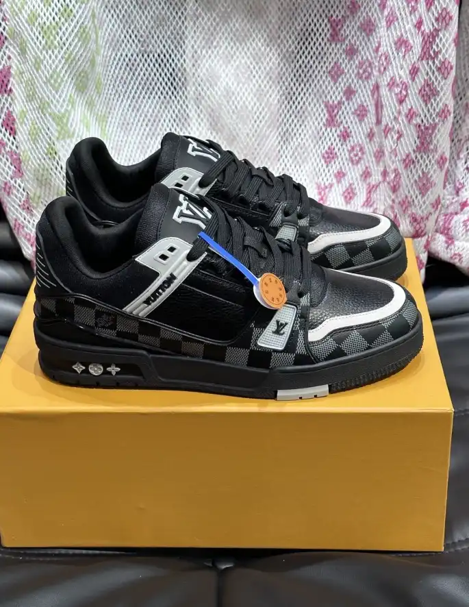 hype Louis Vuitton Sneakers