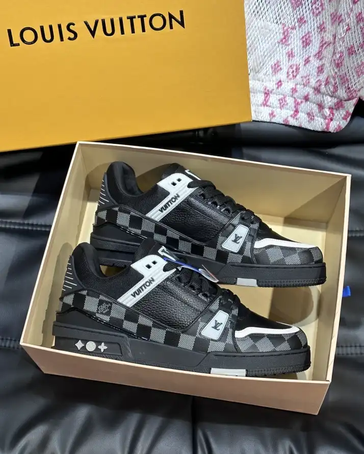 hype Louis Vuitton Sneakers