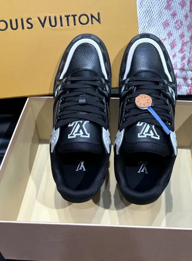 hype Louis Vuitton Sneakers