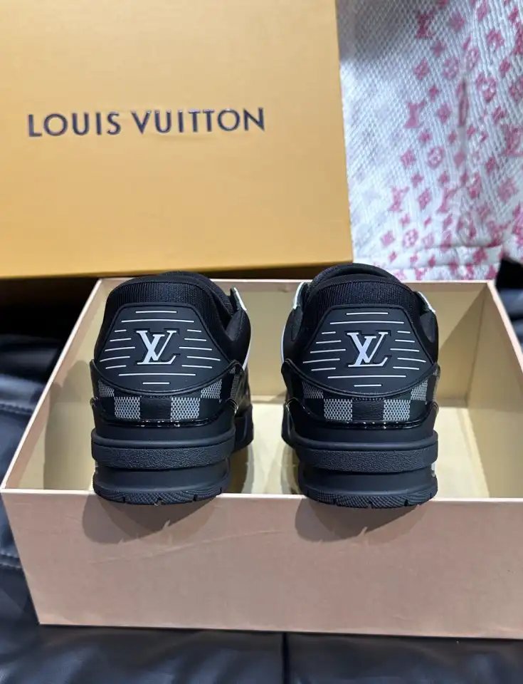 hype Louis Vuitton Sneakers