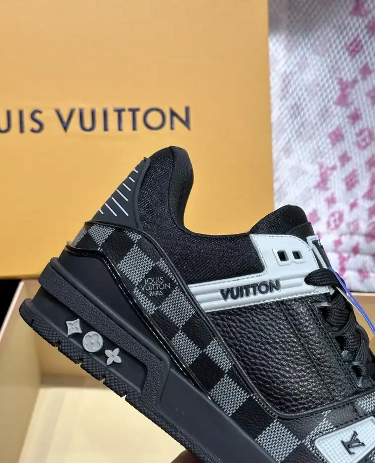 hype Louis Vuitton Sneakers