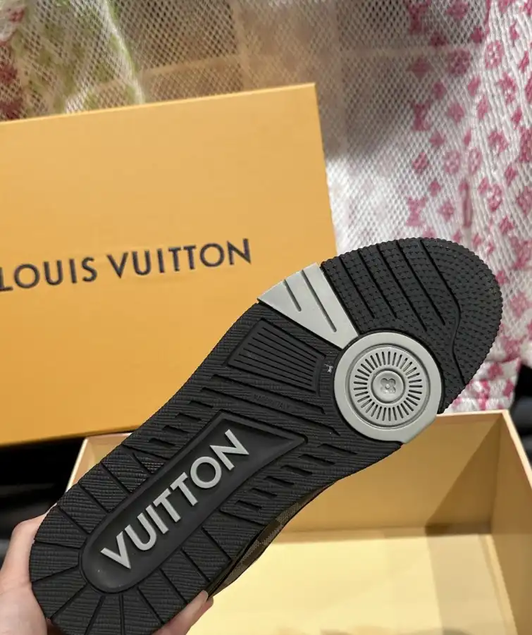 hype Louis Vuitton Sneakers