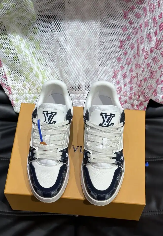 hype Louis Vuitton Sneakers